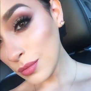 Meet your Posher, Beatrice